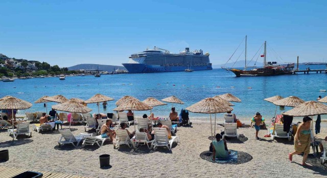 Bodruma 2 kruvaziyerle 5 bin 316 turist geldi