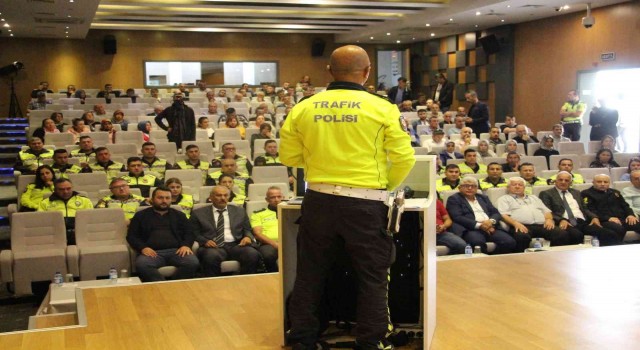 Boluda okul servis şoförlerine eğitim verildi