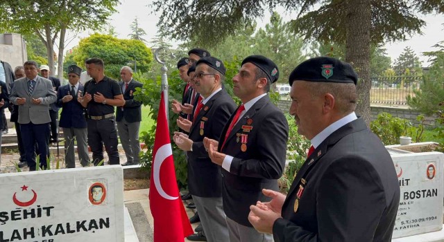 Bolvadinde Gaziler Günü kutlaması çelenk sunumuyla başladı