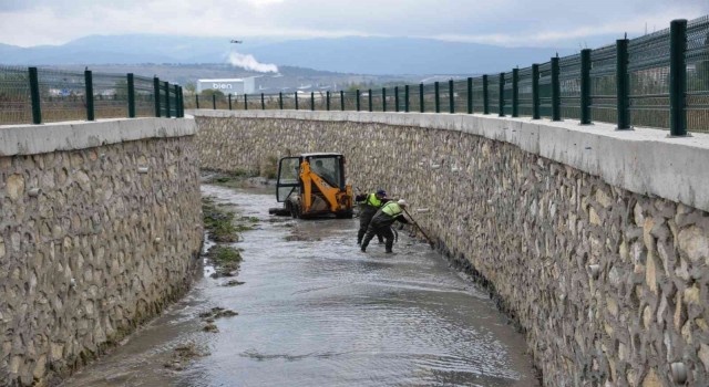 Bozüyükte kanal temizliği