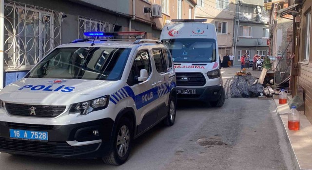 Bursada 3 katlı binada yangın: 1 kişi ağır yaralandı