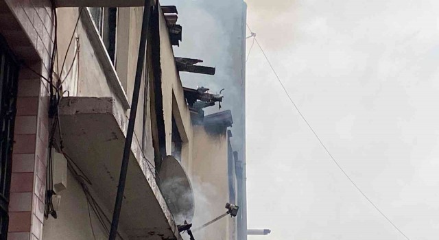 Bursada alevler iki katlı evi küle çevirdi