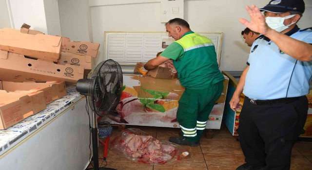 Bursada beyaz et deposuna şok baskın