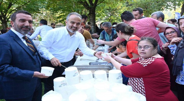 Bursada çölyak hastalarına glütensiz aşure