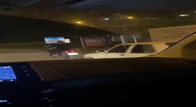 Bursada motosiklet otomobili çekti