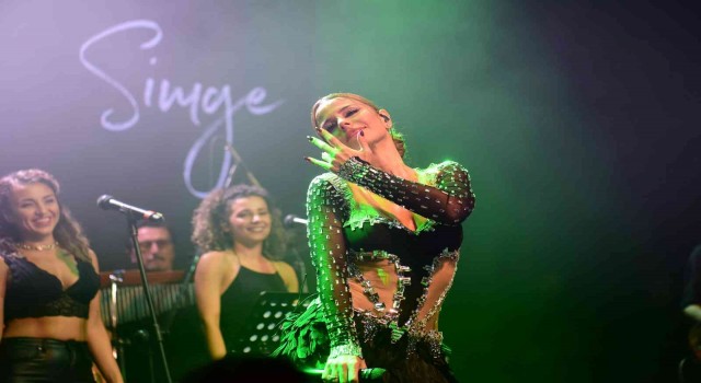 Bursada Simge Sağın rüzgarı