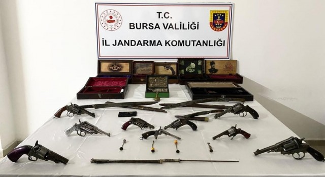 Bursada yasadışı silah satanlara şok baskın
