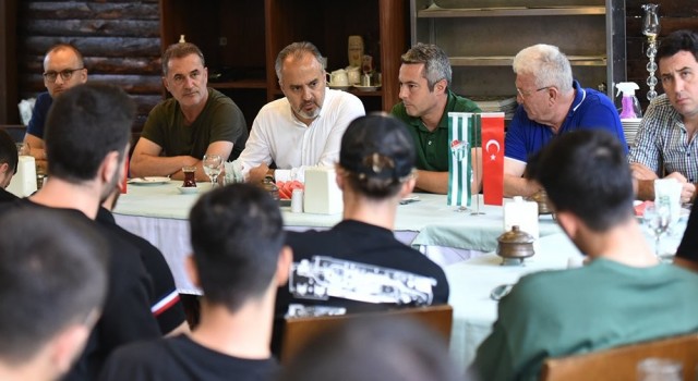 Bursaspor, Büyükşehir Belediye Başkanı Ömer Furkan Banaz ile bir araya geldi