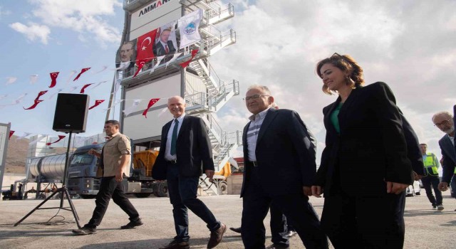 Büyükkılıç, asfalt plenti tanıtım programına katıldı