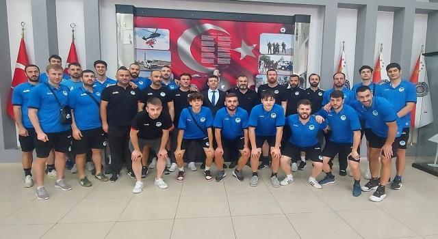 Büyükşehir Hentbol takımı Eskişehir Emniyet Müdürünün konuğu oldu