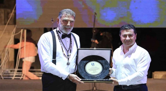 C-Majör İşten Sesler Korosu, Zeki Mürenin vefatının 26ncı yıldönümünde Bodrum Antik Tiyatroda konser verdi