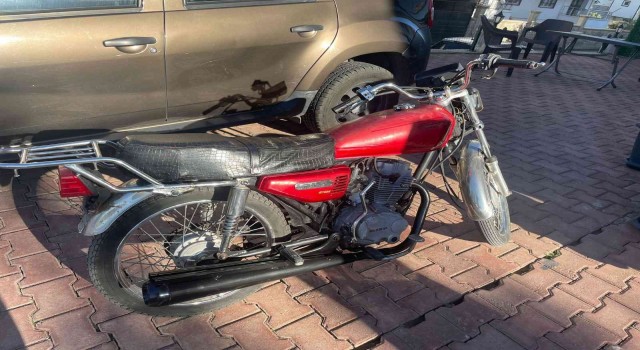 Çalıntı motosiklet terk edilmiş halde bulundu