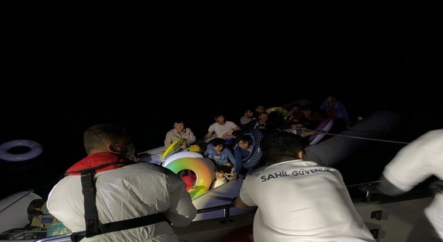 Çanakkale açıklarında 58 düzensiz göçmen kurtarıldı