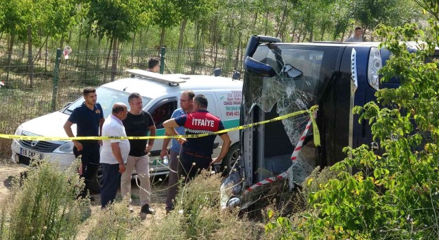 Çanakkalede tur otobüsü devrildi: 1 ölü, 54 yaralı