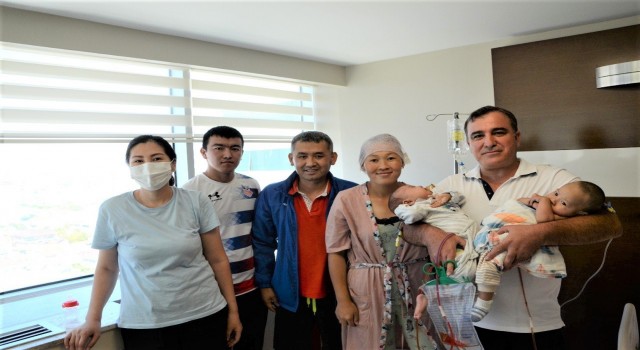 Çapraz nakil Kırgızistanlı 2 aileyi Antalyada birbirine bağladı