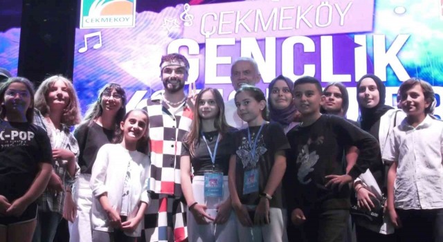 Çekmeköyde on binlerce genç konserler ile coştu