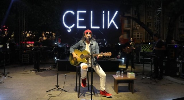 Çelik, Burhaniyede sevenleri ile buluştu