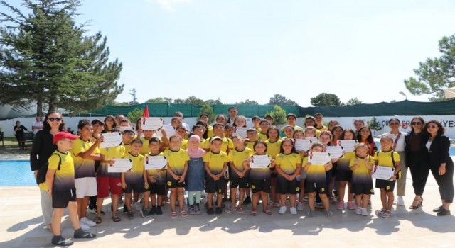 Çiftelerde “Yaz Spor Kursları Kapanış ve Sertifika Programı” düzenlendi