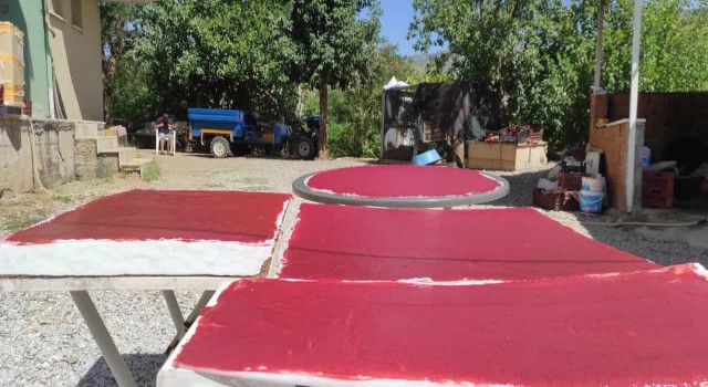 Çilek, artık pestil olarak sofralara geliyor