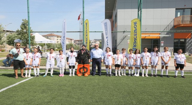 Çim Hokeyi Turnuvasında kıyasıya mücadele
