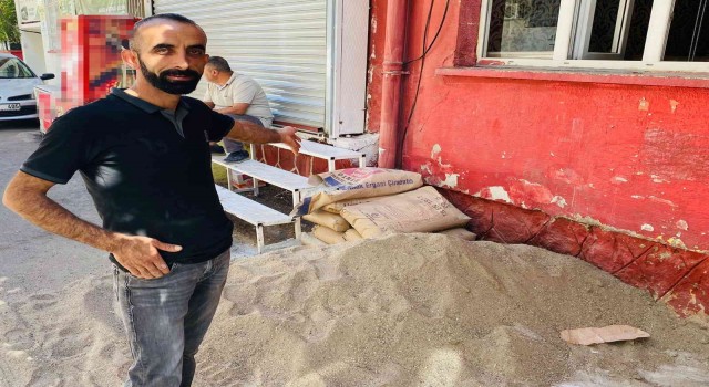 Çimentosu çalınan usta Sorma ne haldeyim şarkısıyla hırsızlara sitem etti