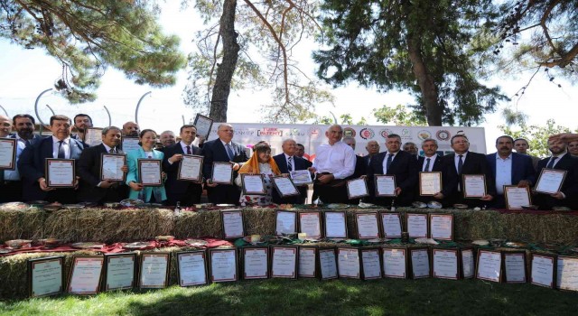 Coğrafi işaretli 60 ürün için tescil teslim töreni düzenledi