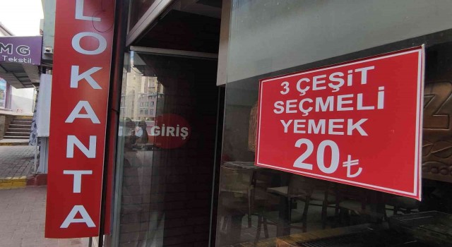 Çorba fiyatına 3 kap yemek satıp, hayır dua alıyor