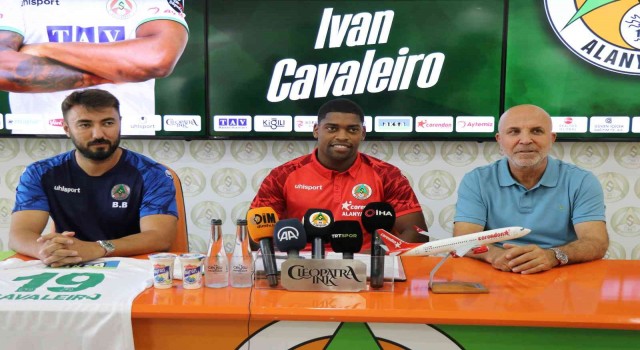 Corendon Alanyaspor, Fulhamdan Cavaleiroyu kiraladı