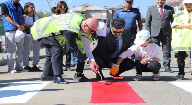 Çukurcada ‘Yayalara öncelik, hayata saygı duruşu etkinliği düzenlendi