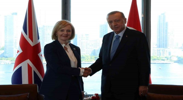 Cumhurbaşkanı Erdoğan, İngiltere Başbakanı Trussı kabul etti