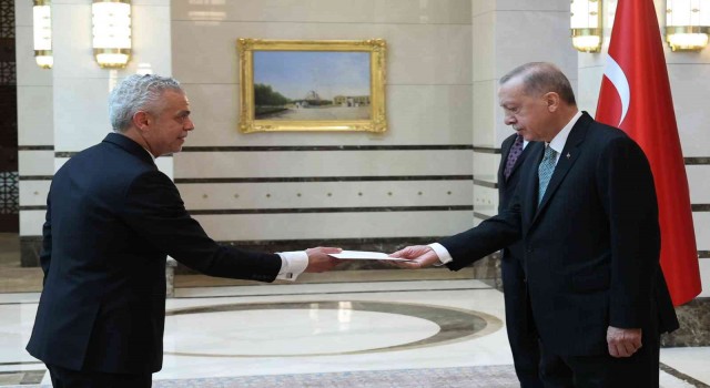 Cumhurbaşkanı Erdoğan, KKTC Büyükelçisi Korukoğlunu kabul etti