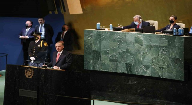 Cumhurbaşkanı Recep Tayyip Erdoğan, “Irkçı, ayrımcı, yabancı ve İslam düşmanı tutumlarda son yıllarda yaşanan artışlardan derin endişe duyuyoruz” dedi.