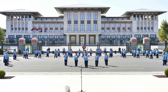 Cumhurbaşkanlığı Muhafız Alayında nöbet değişimi töreni
