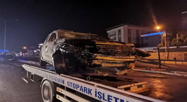 D-100de 3 otomobil kazaya karıştı: 1 yaralı