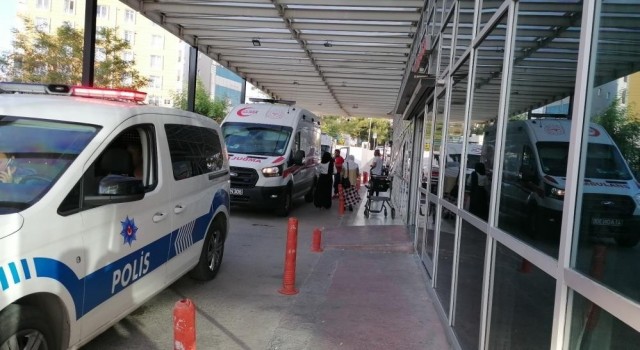 D-100de otomobilin çarptığı yaya hastanede hayatını kaybetti