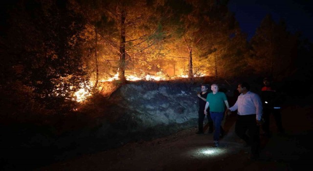 Denizli Büyükşehir yangını söndürmek için seferber oldu