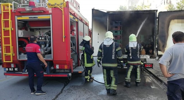 Denizlide 3 günde 5 araç yandı