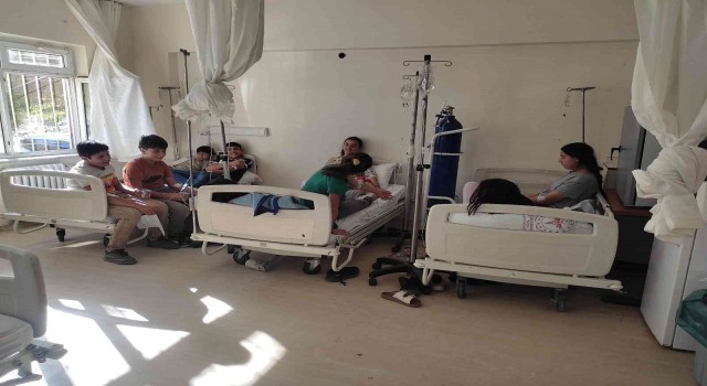 Derikte iki okulda 22 öğrenci yemek sonrası rahatsızlandı