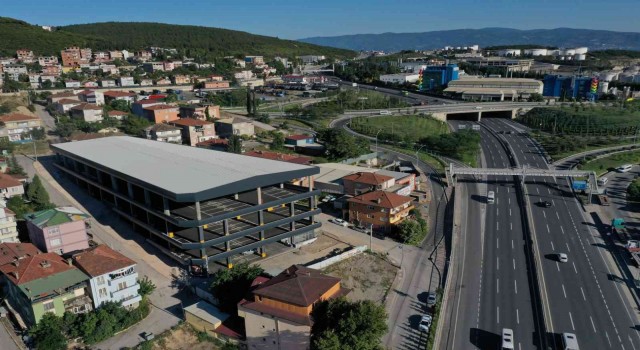 Dilovası Katlı Otopark ve Kapalı Pazar Yeri hizmete girmek için gün sayıyor