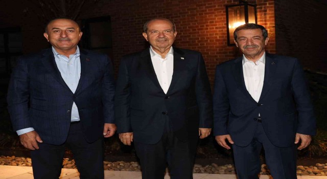 Dışişleri Bakanı Çavuşoğlu, KKTC Cumhurbaşkanı Tatarla görüştü