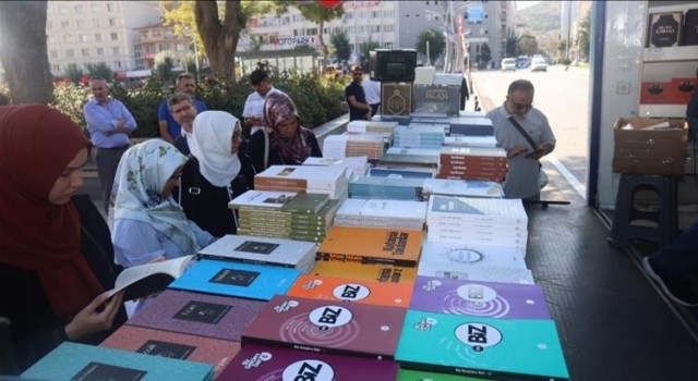 Diyanet Yayınları seyyar satış aracı Afyonkarahisarda