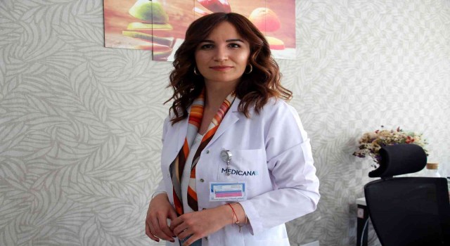 Diyetisyen Cansu Arslan: Bin yıldır kullanılan karamuk bitkisi kanser hücrelerini yok ediyor