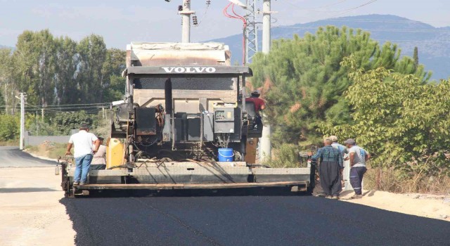 Döşemealtında alt yapısı tamamlanan yollar, sıcak asfaltla kaplanıyor