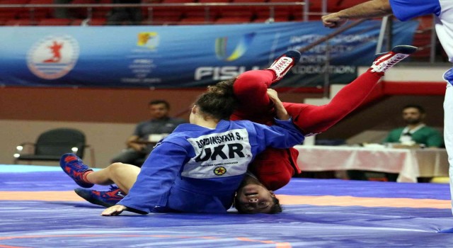 Dünya Üniversiteler Dövüş Sporları Kupası Samsunda başladı