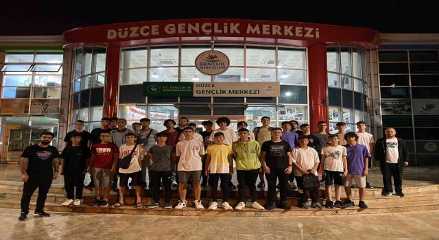 Düzceli gençler Hatayda