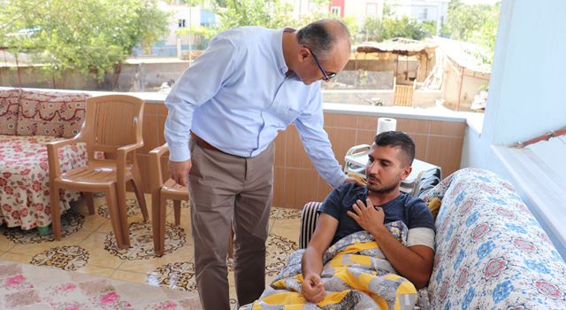 Düziçi Kaymakamı Turgay İlhan’dan yarılı askere ziyaret