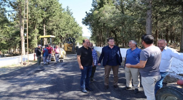 Edremitte asfaltlama tam hız devam ediyor