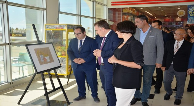 Edremitte “Umuda kapı açıyorum, hayata tutunuyorum” sergisi