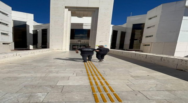 Edremitte yaklaşık bir kilo esrar ele geçirildi