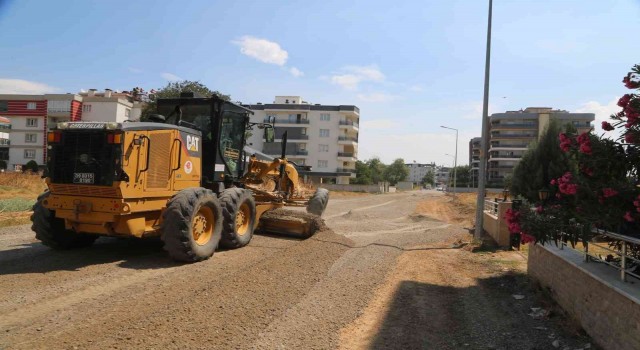Efelerde yolların bakım ve onarım çalışmaları sürüyor